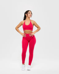 وصف: ملابس نسائية صدرية رياضية Define Seamless Racer Back Bra بلون Viva Magenta وبنطال ضيق.
كلمات
اسم المنتج: حمالة صدر بظهر متسابق بدون خياطة | فيفا أرجواني
اسم العلامة التجارية: أفضل النساء