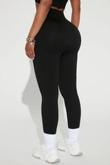 Effortless Juno Capri Ribbed Seamless Legging - Black Fashion Nova