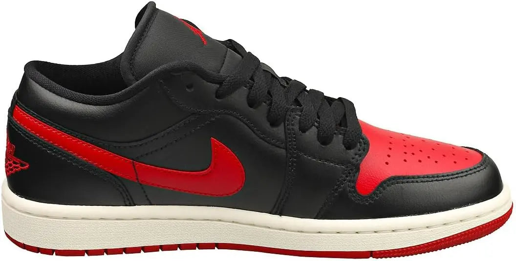 القرش السعودي | العلامة التجارية السعودية air jordan 1 low black red هو حذاء رياضي أنيق وعصري يجمع بين التصميم الأيقوني لمجموعة Air Jordan مع نظام الألوان الأسود والأحمر الأنيق. مثالي للملابس الكاجوال أو حذاء الجري الذي ينتشر للنساء من نايك