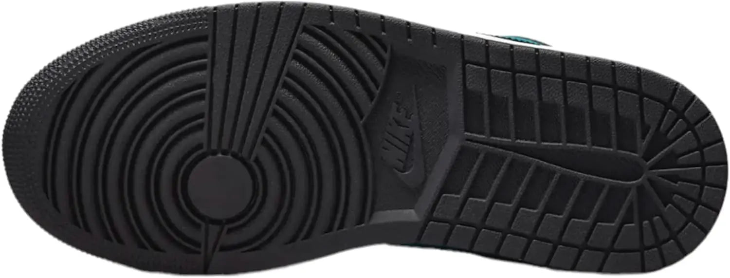 SAUDI SHARK swoosh، حذاء الجريمنتشر بين النساء من نايك