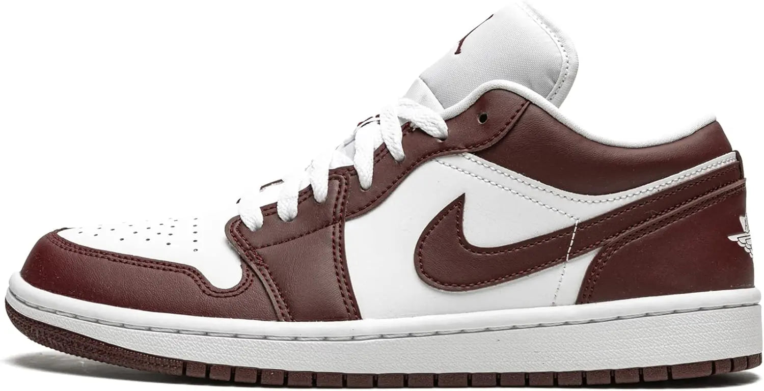 حذاء فينتشر جريم للنساء من نايك SAUDI SHARK air jordan 1 Low Burgundy White.