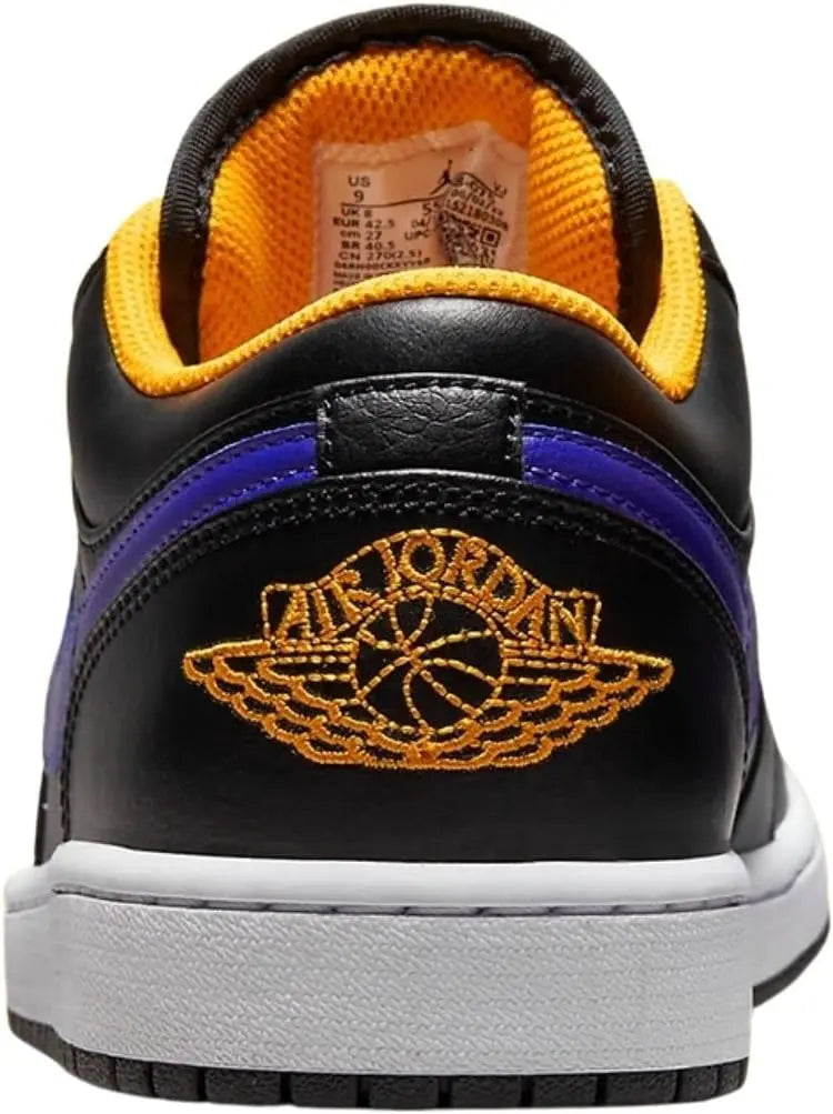 حذاء رياضي SAUDI SHARK | العلامة التجارية سعودي Air Jordan 1 Low - أسود/أرجواني.