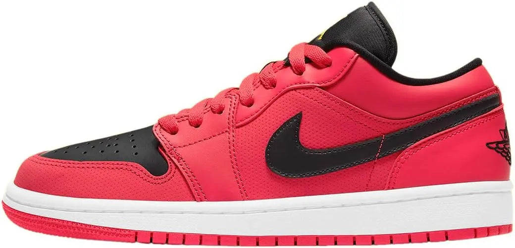 وصف: حذاء SAUDI SHARK Air Jordan 1 منخفض اللون باللون الأحمر.