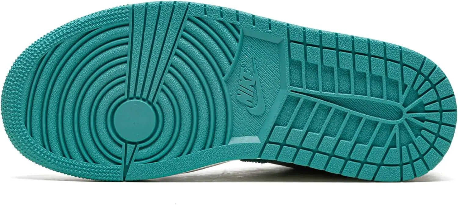 القرش السعودي | براند سعودي swoosh - حذاء الجري فينتشر للنساء من نايك - SAUDI SHARK | ماركة سعودي.