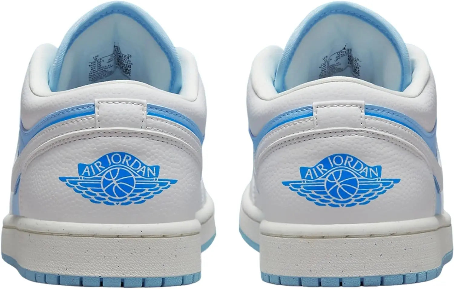 سعودي شارك | براند سعودي Nike Air Jordan 1 Low OG هو حذاء رياضي أبيض وأزرق يجمع بين الأصناف الشهيرة ليبراند نايك مع قَصَّة منخفضة الجودة. هذا الحذاء المثالي للإطلالات الشائعة