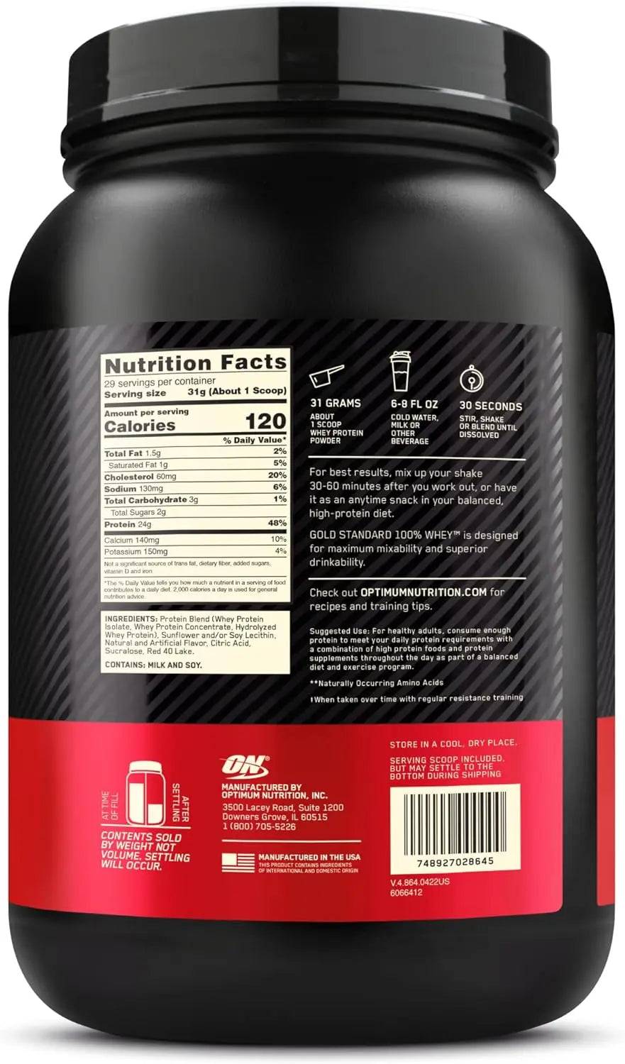 زجاجة من SAUDI SHARK Optimum Nutrition Gold Standard 100% مسحوق بروتين مصل اللبن المعزول، الفراولة اللذيذة، وزنها 2 رطل، على خلفية بيضاء.