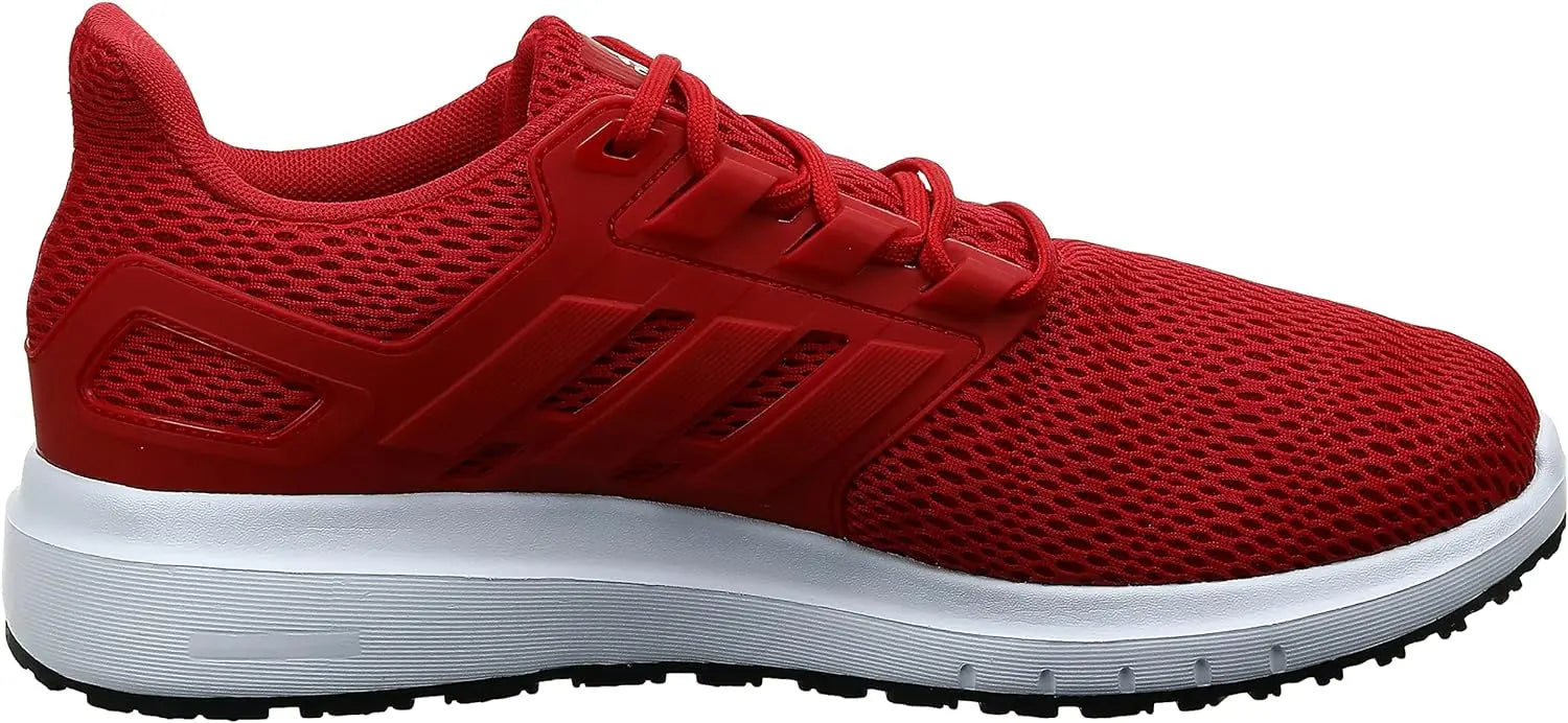 تم وصف حذاء SAUDI SHARK ماركة سعودي أحمر من adidas Ultimashow Shoes رجالي حذاء الجري على خلفية بيضاء.