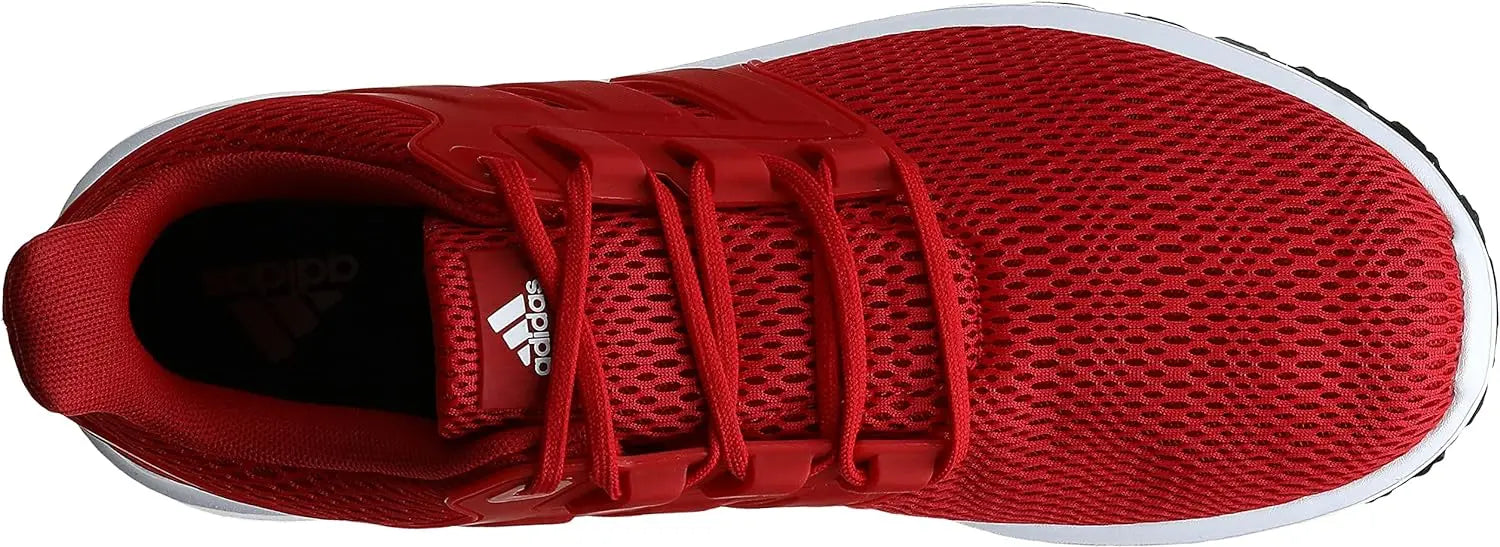 زوج من أحذية الجري الحمراء، SAUDI SHARK | ماركة سعودي Ultimashow Shoes حذاء جري رجالي، على خلفية بيضاء.
