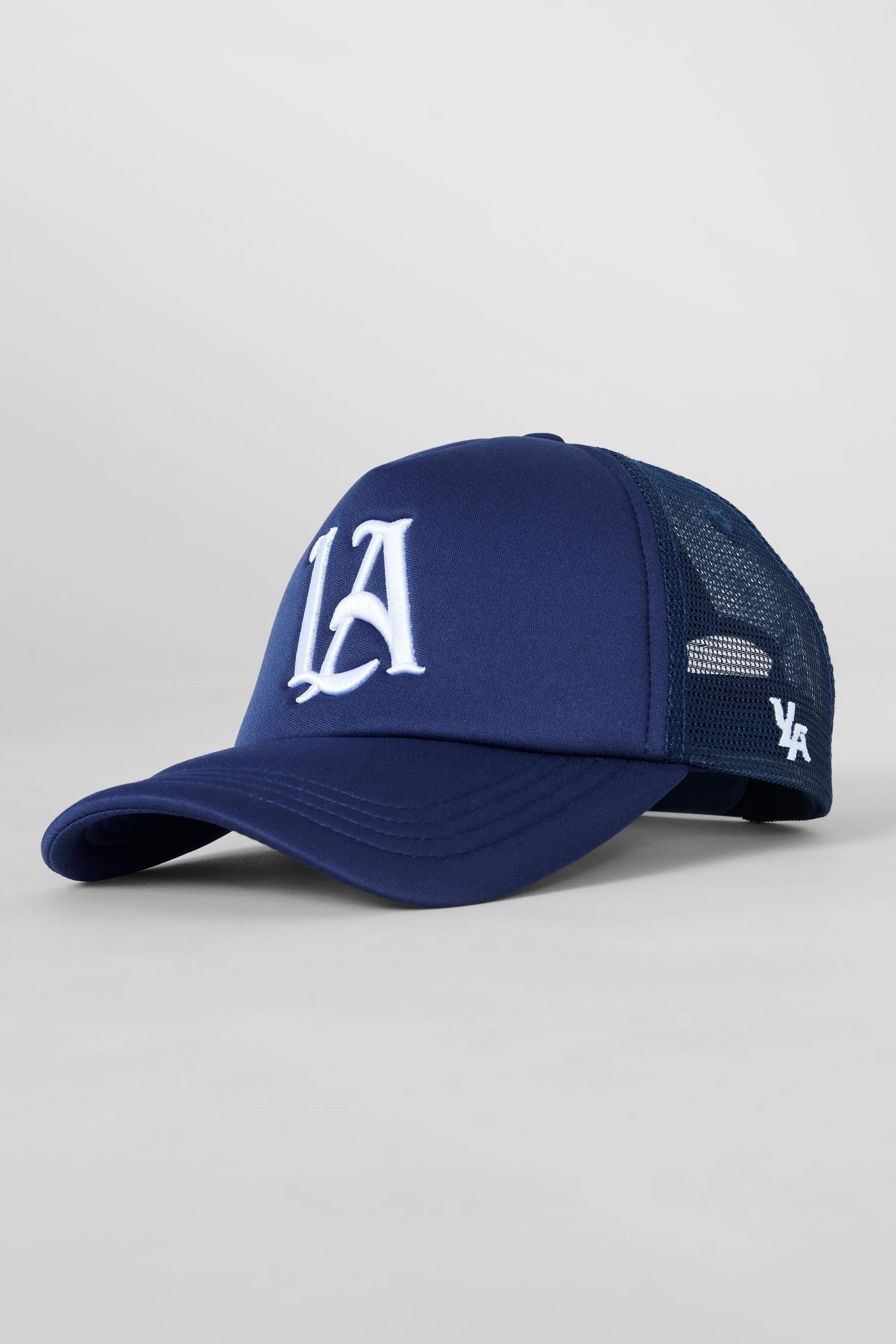 923 - LA Trucker Hats Winter