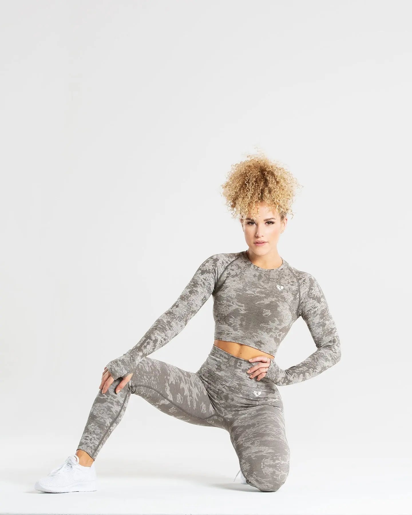 Camo Seamless Long Sleeve Crop Top | Green WOMEN'S BEST