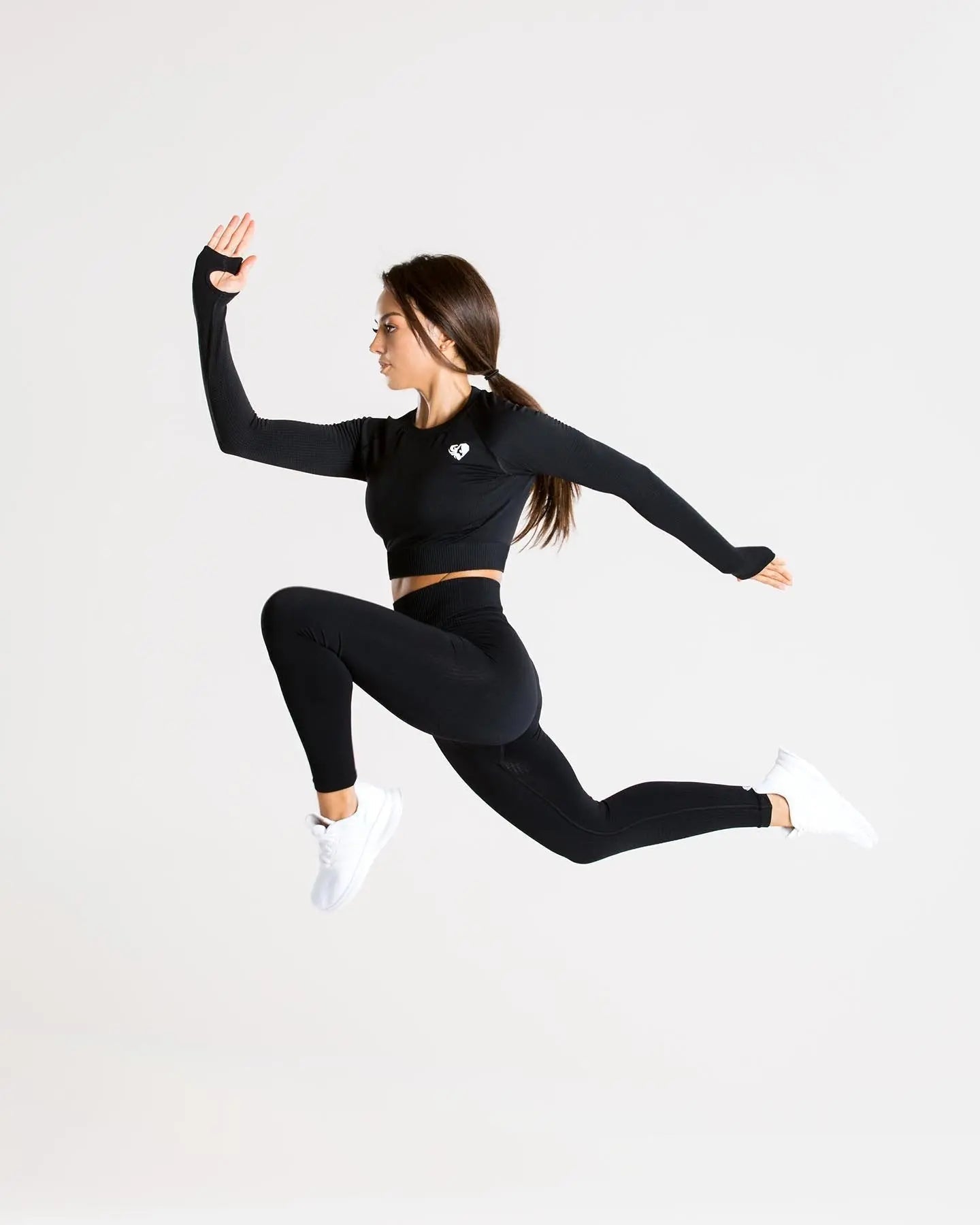 Power Seamless Long Sleeve Crop Top | Black WOMEN'S BEST