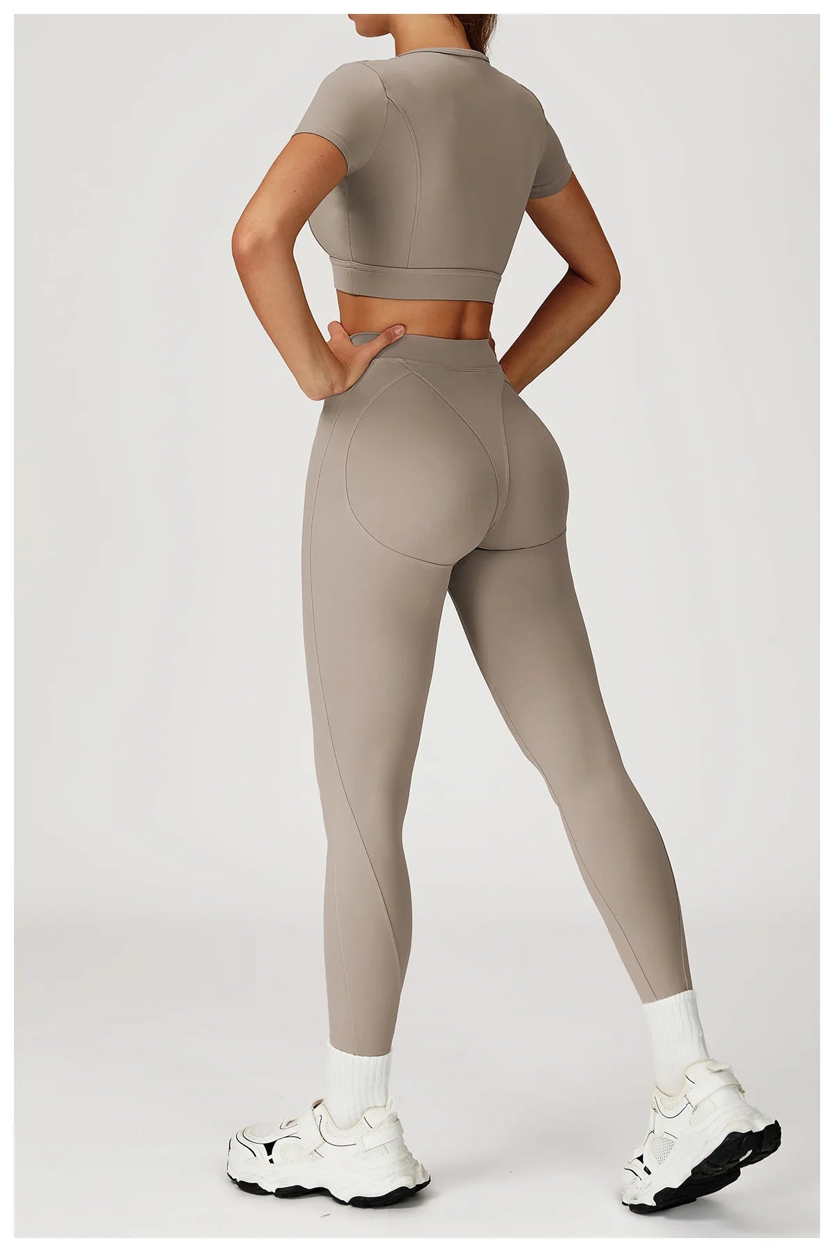 Customized LOGO women's new nude yoga suit tight shock-proof sports running outdoor fitness yoga suit two-piece set