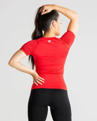 قميص Power Seamless بلون أحمر عالي الجودة يتميز هذا التصميم بالخامة | أفضل النساء