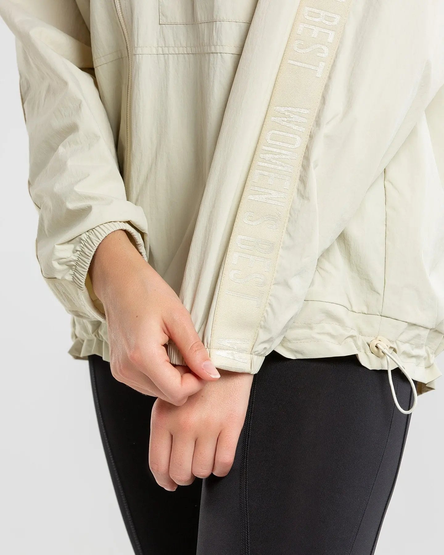 Hold Windbreaker | Sand WOMEN'S BEST