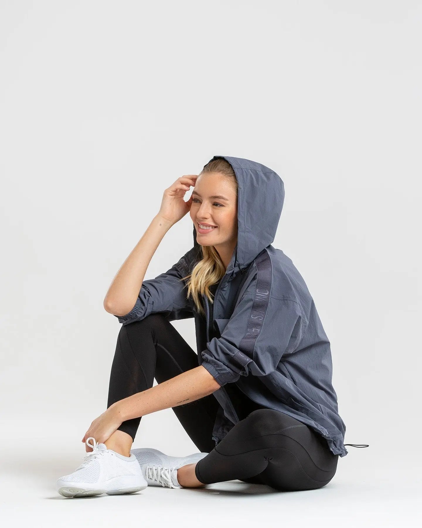 Hold Windbreaker | Space Grey WOMEN'S BEST